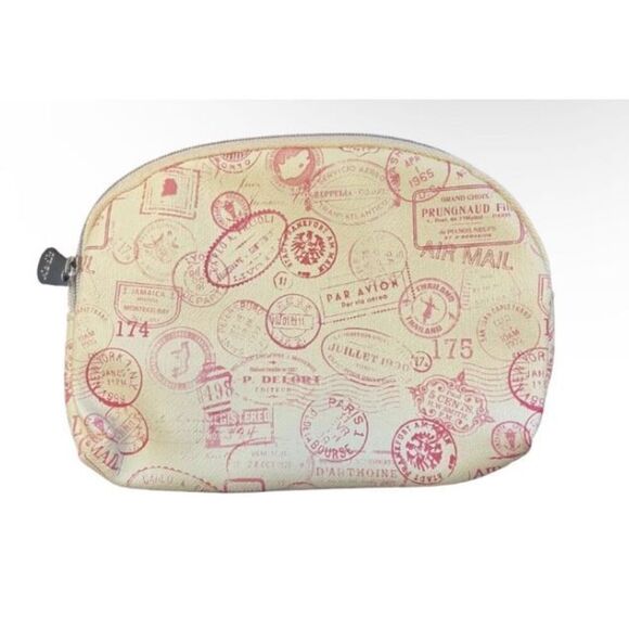 ipsy Handbags - 🌻5/$20🌻 Ipsy May 2018 Paris Inspired Glam Bag